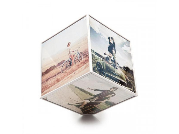 Rotujúci fotorámček Balvi Kube 6x 10x10cm Rotujúci fotorámček Balvi Kube 6x 10x10cm
