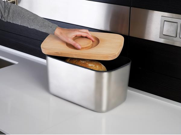 Chlebník s doskou JOSEPH JOSEPH Bread Bin ™ 100, nerez Chlebník s doskou JOSEPH JOSEPH Bread Bin ™ 100, nerez