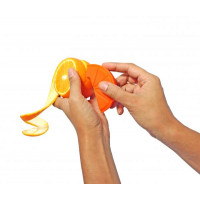 Lúpač pomarančov SUCK UK Citrus Peeler