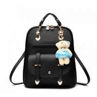 Elegantný koženkový batoh s medvedíkom Carles PL29CZ, čierny