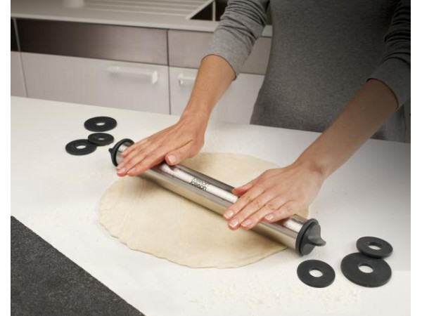 Nastaviteľný valček JOSEPH JOSEPH Adjustable Rolling Pin 100, nerezový Nastaviteľný valček JOSEPH JOSEPH Adjustable Rolling Pin 100, nerezový