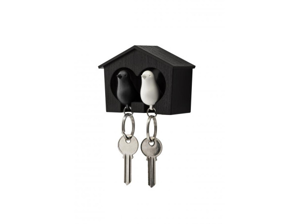 Nástenný držiak s kľúčenkami Qualy Duo Sparrow, hnedá búdka/ biela + čierna kľúčenka