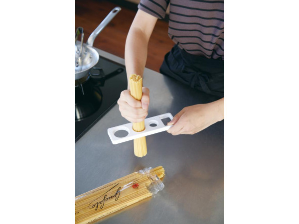 Odmerka na cestoviny Yamazaki Tower Pasta Measure, biela Odmerka na cestoviny Yamazaki Tower Pasta Measure, biela